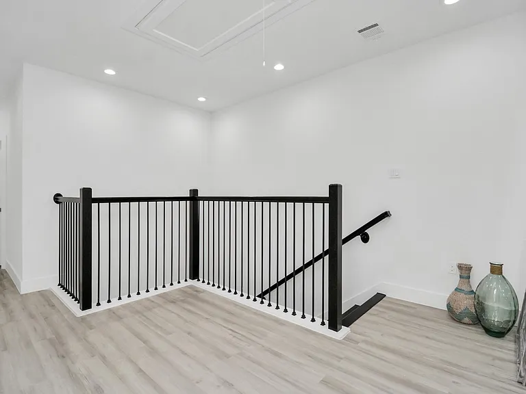 4605 Stassen St — Photo 5