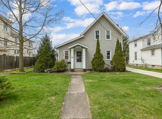 233 N Elmwood Ave, Medina, OH 44256