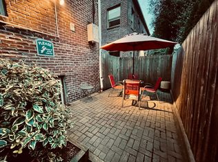 2166 NW Irving St #1, Portland, OR 97210