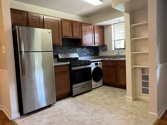 Maple Ridge Apartments — Photo 30