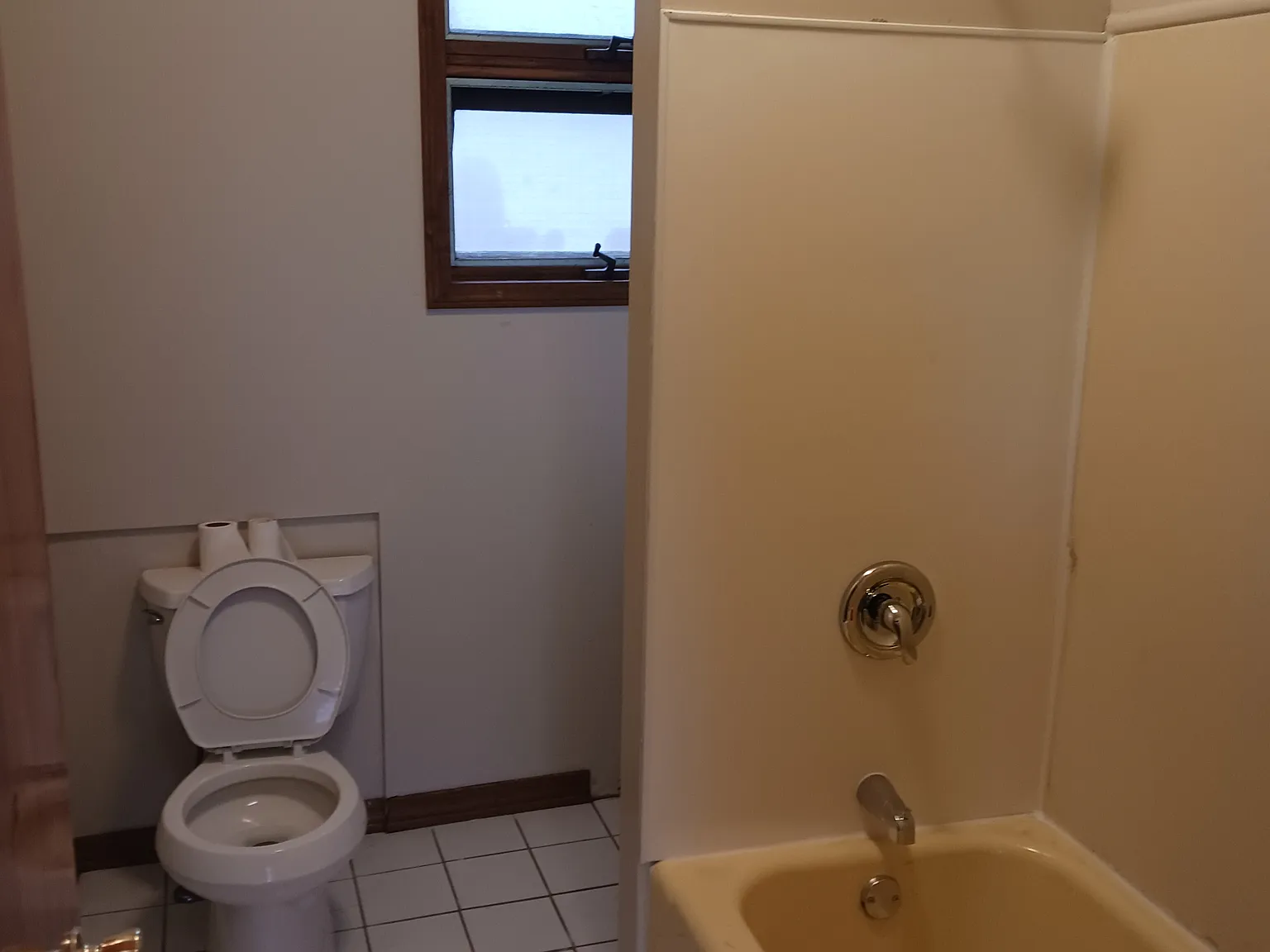4 bed, 1250 sqft, $1,200 — Photo 4