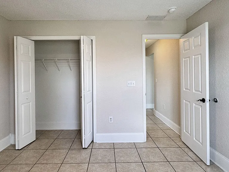 332 Cloverdale Rd — Photo 16