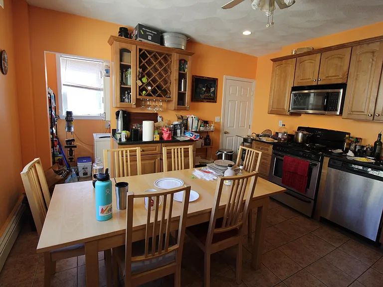 260 Norfolk St #2R — Photo 4