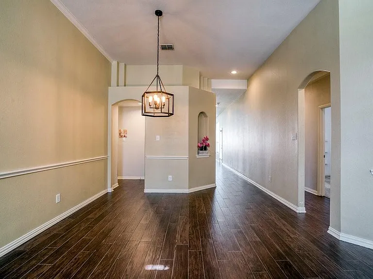 4405 Meadow Knoll Ln — Photo 9