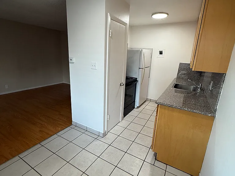 650 S 8th St #16 — Photo 6
