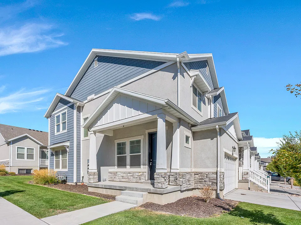 1537 N 3890 W