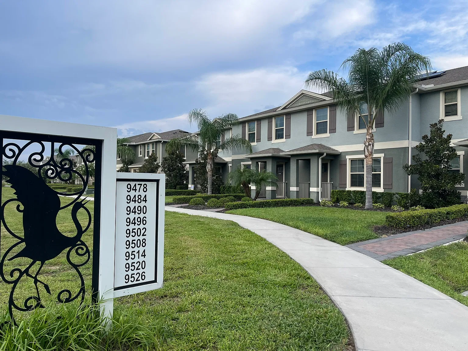3 bed, 2.5 bath, 1842 sqft, $2,600 — Photo 2