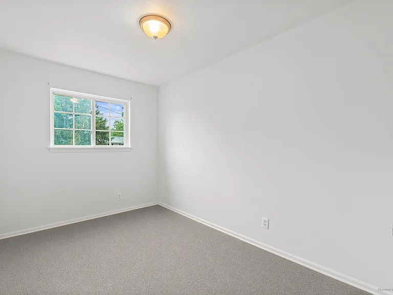 N84W15388 Menomonee Ave #4 — Photo 5