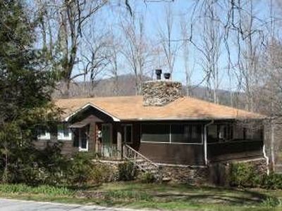 2591 Old Us Highway 25, Zirconia, NC, 28790
