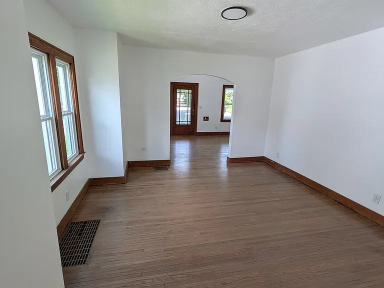 305 N Belmont Ave — Photo 10