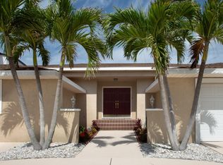 2504 Hibiscus Dr, Belleair Beach, FL 33786