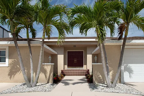 2504 Hibiscus Dr Photo 1