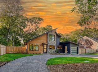 17 Heather Drive, Remsenburg, NY 11960