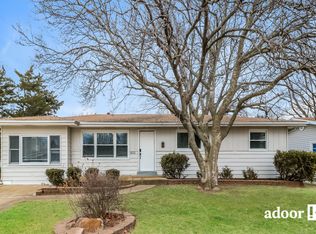 1405 Del Rey Dr, Florissant, MO 63031