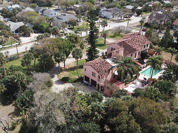 5th image of 801 N Peninsula Dr