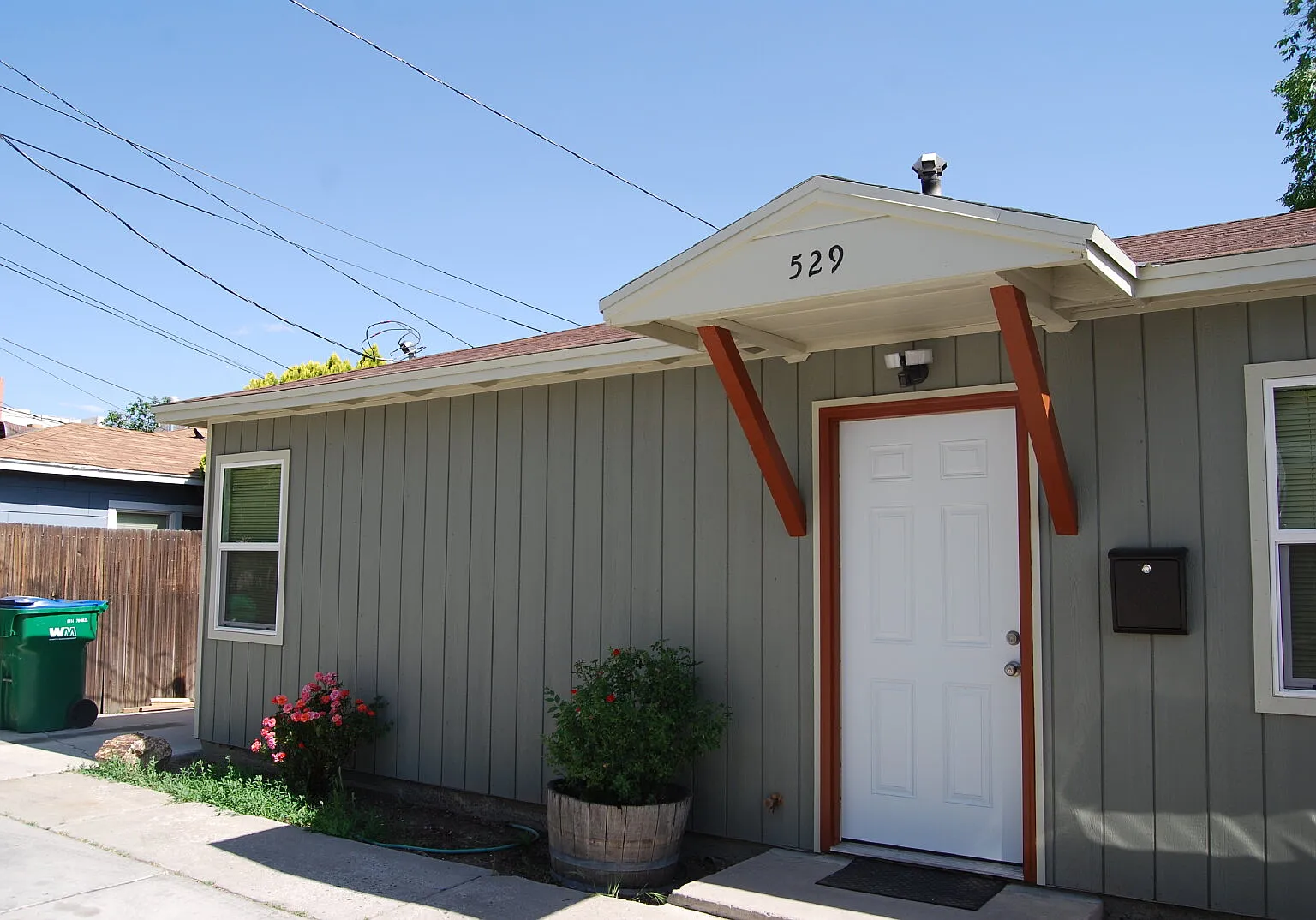 2 bed, 1.0 bath, 745 sqft, $1,950 — Photo 1