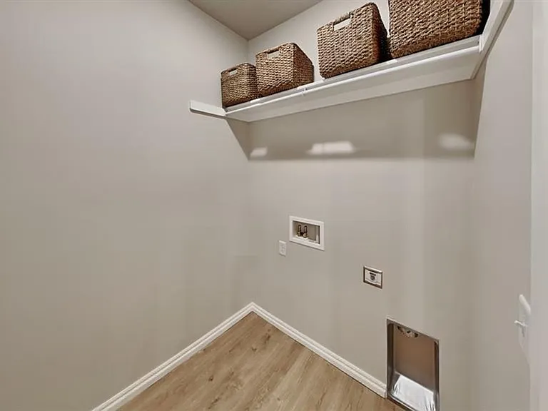 7020 Labelle Dr — Photo 20