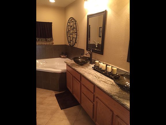4th image of 115 Somerset Way