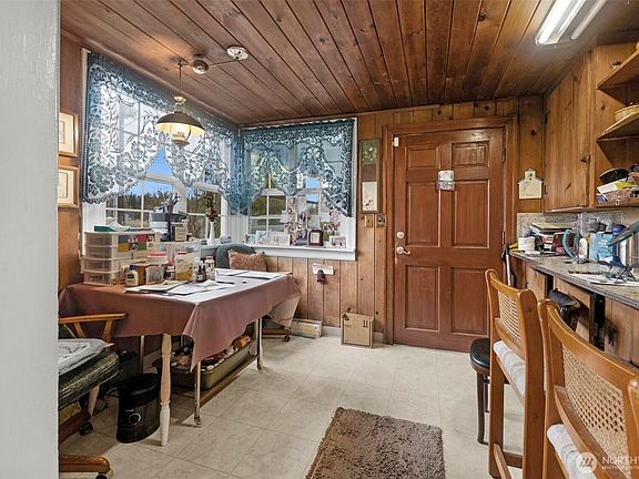 5th image of 701 N Fruitdale Road