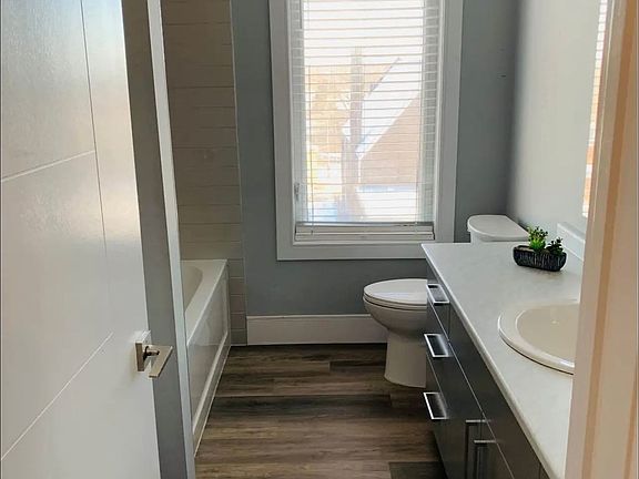 5th image of 54 Bridge St W #27