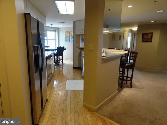 4th image of 250 President St Unit 402