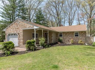 15 Charred Oak Ln, East Windsor, NJ 08520