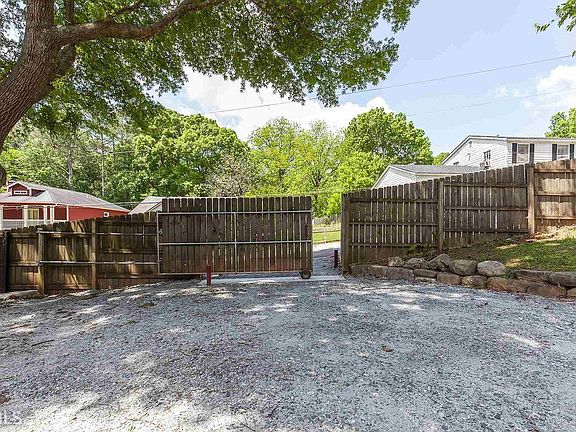 3rd image of 3152 Granby Ave