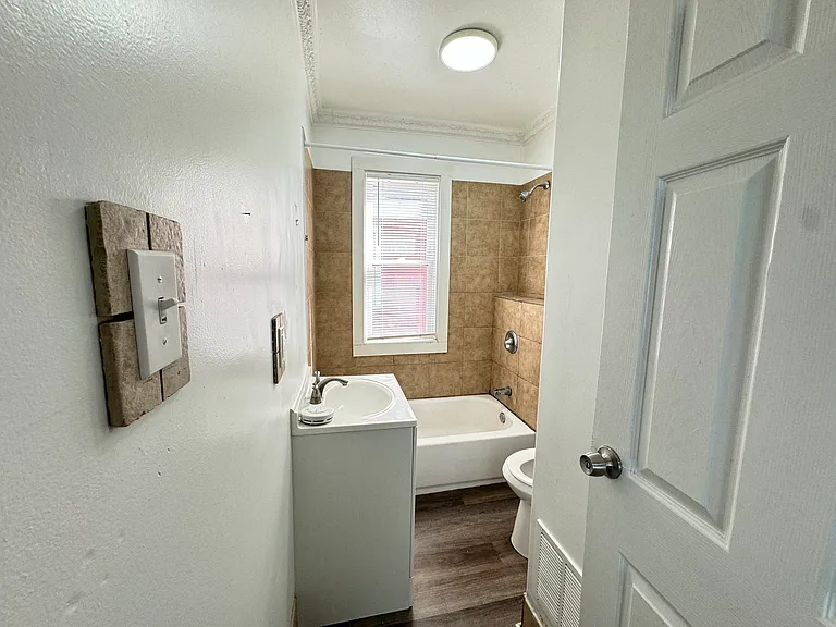 40 Lincoln Ave #2 — Photo 8