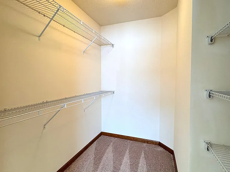 Eagle View Luxury Apartments — Photo 88