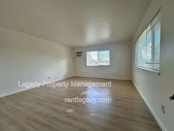 3rd image of 4552 Ashcroft Ave #36D