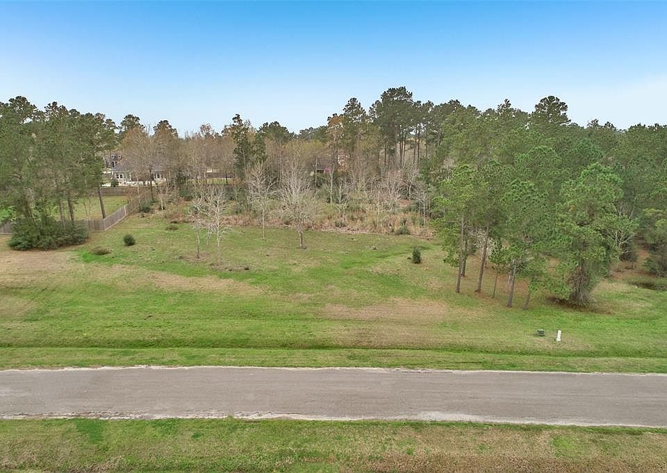 11771 Park Ridge Court located in the gated community of Grand Harbor.