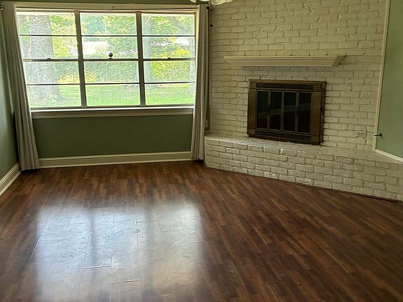 4th image of 10566 Goodwood Blvd