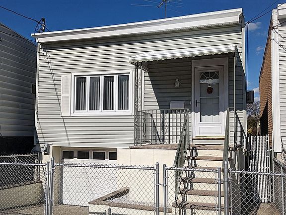 2nd image of 1452 44th St