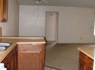202 Kendra Dr, Midwest City, OK 73110