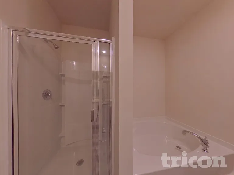 1004 Claas Way — Photo 10