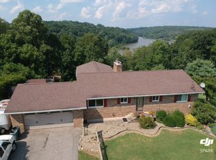 251 Veto Cir, Belpre, OH 45714