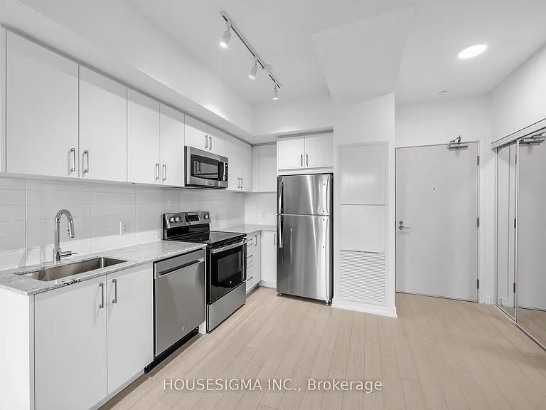 4010 Eglinton Ave W #407 — Photo 8