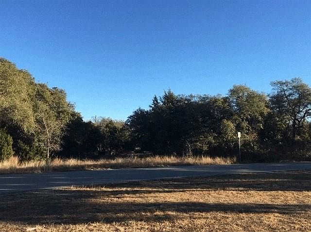2nd image of 305 Cedar Park Dr