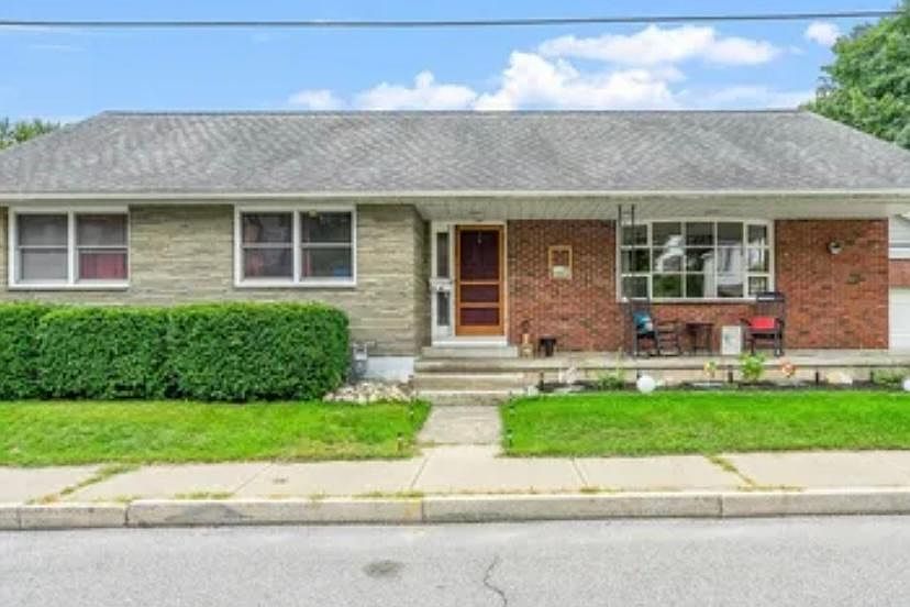 1st image of 10 Tallmadge Pl