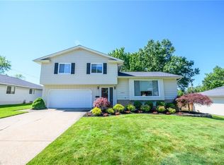2060 Edenhall Dr, Lyndhurst, OH