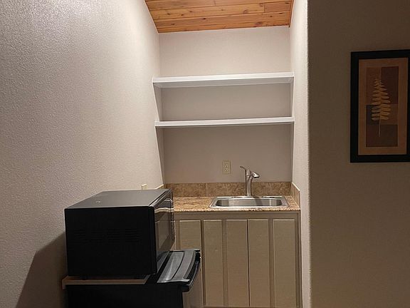 4th image of 1724 Alan Dr #2