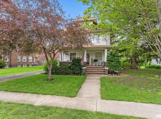 314 W Locust St, Cambridge, IL 61238