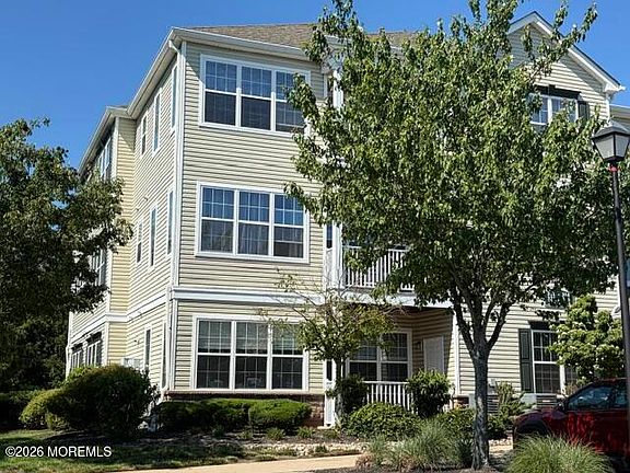 3rd image of 311 Mill Pond Way
