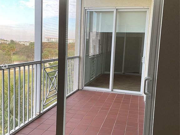 4th image of 3500 Oaks Clubhouse Dr APT 307