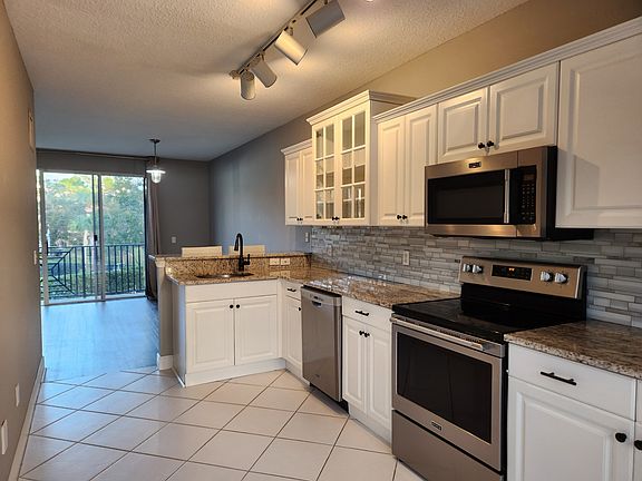 3rd image of 1715 42nd Sq APT 103