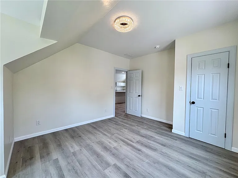 245 Frederick Ave #243 — Photo 22