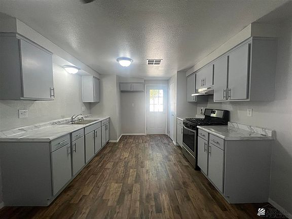 5th image of 515 W Orchid St