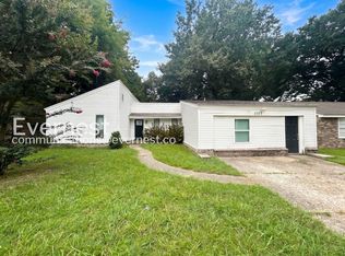 3333 Leschallas Dr, Memphis, TN 38128