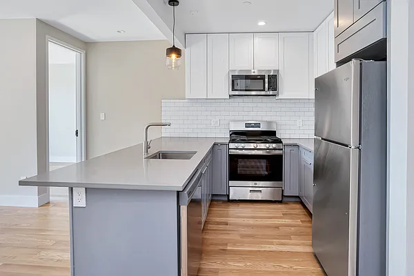 Rented by Bank Neary | media 32