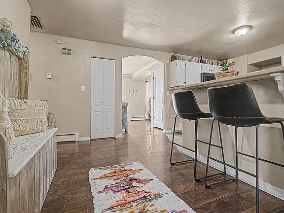 5th image of 231 W Roberson Dr